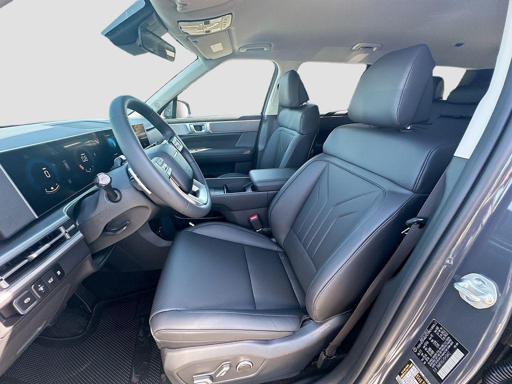 new 2025 Hyundai Santa Fe car, priced at $39,045