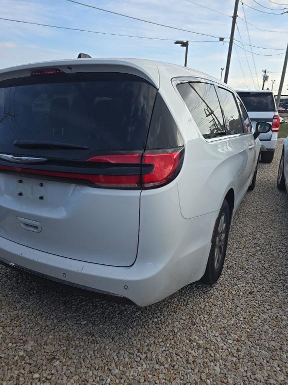 used 2024 Chrysler Pacifica car