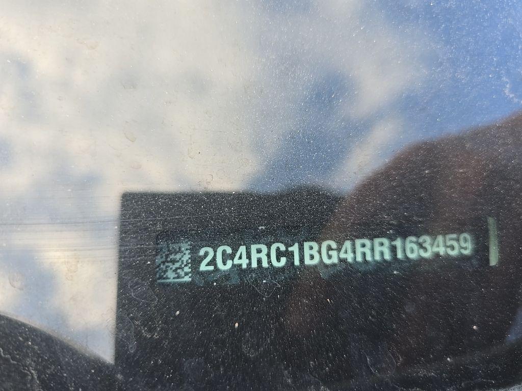 used 2024 Chrysler Pacifica car