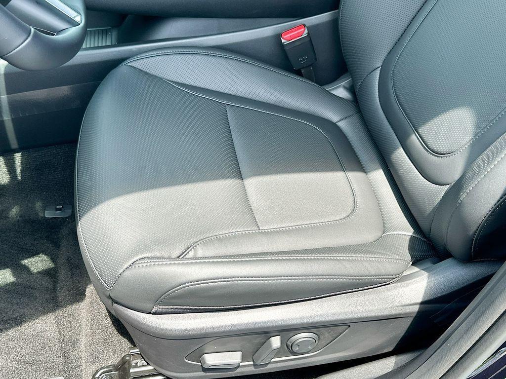 new 2025 Hyundai TUCSON Hybrid car, priced at $38,500