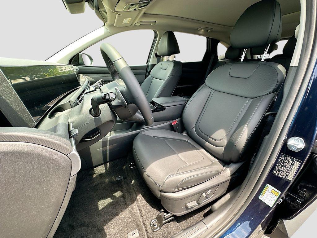 new 2025 Hyundai TUCSON Hybrid car, priced at $38,500