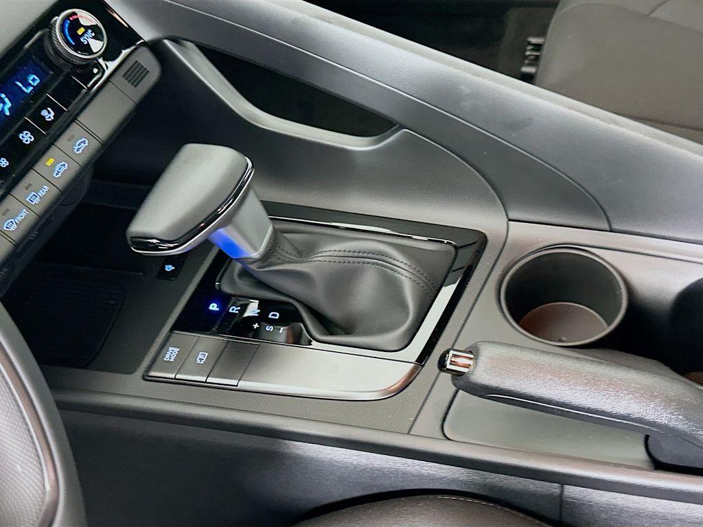 new 2025 Hyundai Elantra car, priced at $25,635