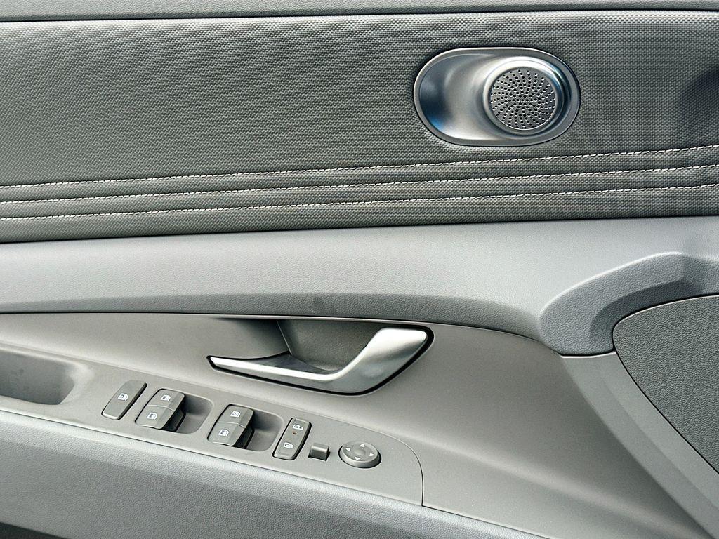 new 2025 Hyundai Elantra car, priced at $27,460