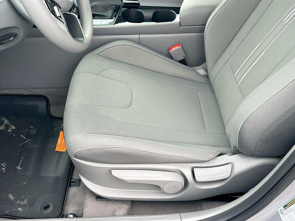 new 2025 Hyundai Elantra car, priced at $27,460