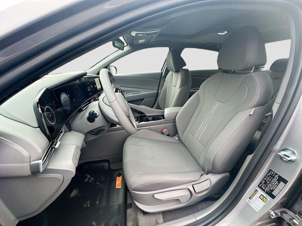 new 2025 Hyundai Elantra car, priced at $27,460