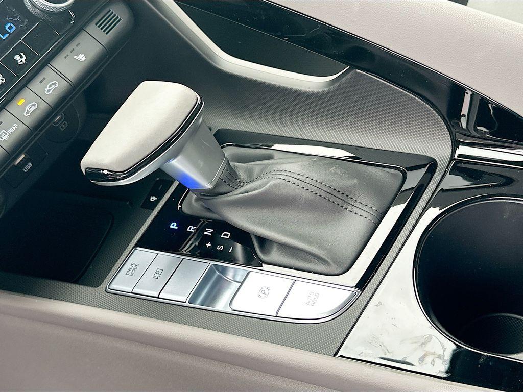 new 2025 Hyundai Elantra car, priced at $27,460
