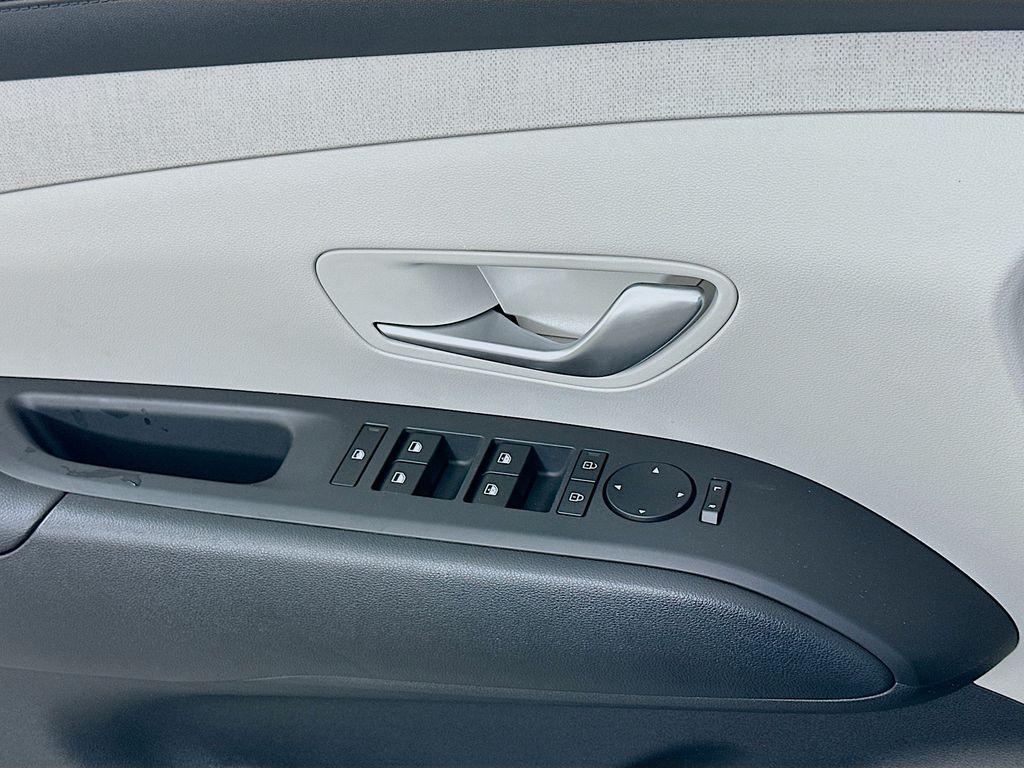 new 2025 Hyundai TUCSON Hybrid car, priced at $38,280