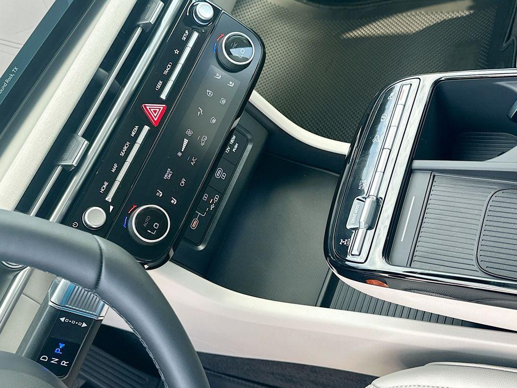 new 2025 Hyundai TUCSON Hybrid car, priced at $43,420