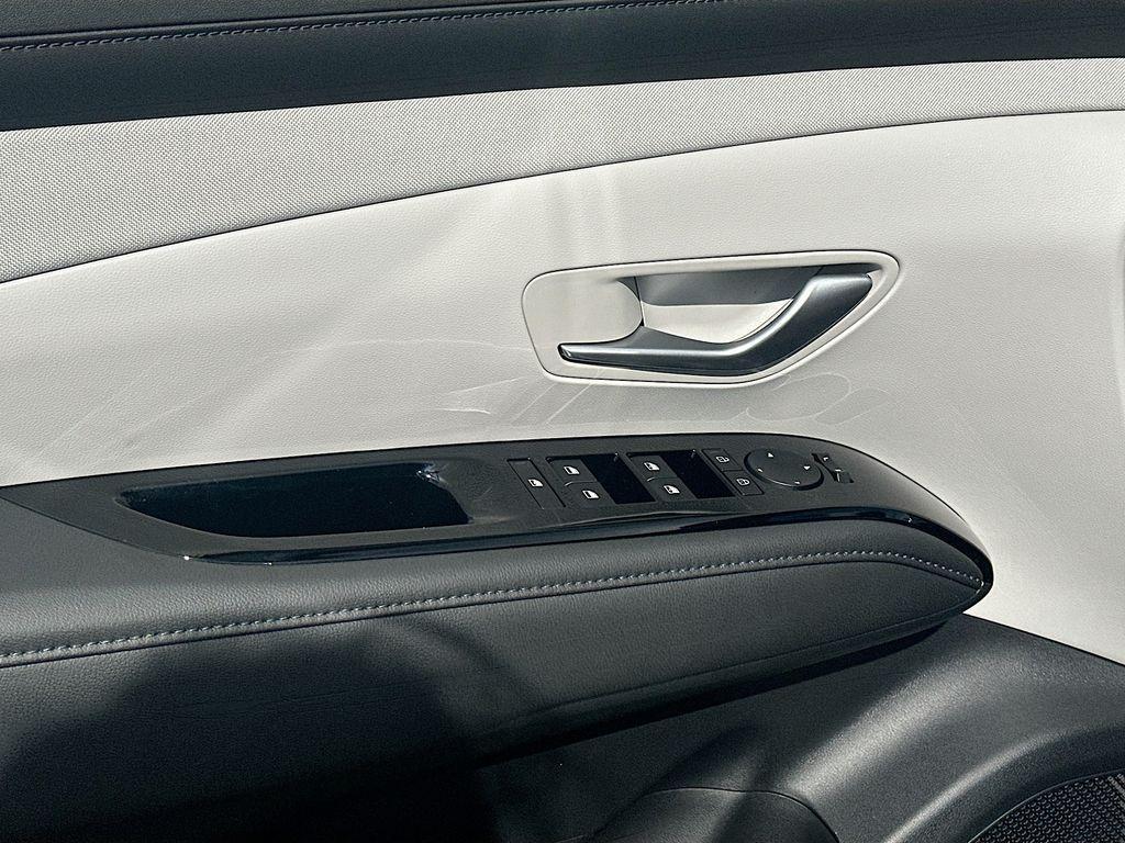new 2025 Hyundai TUCSON Hybrid car, priced at $43,420