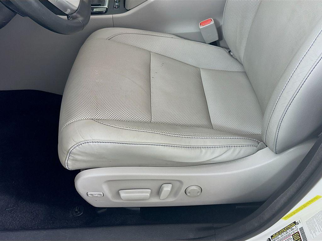 used 2017 Toyota Highlander car, priced at $18,700