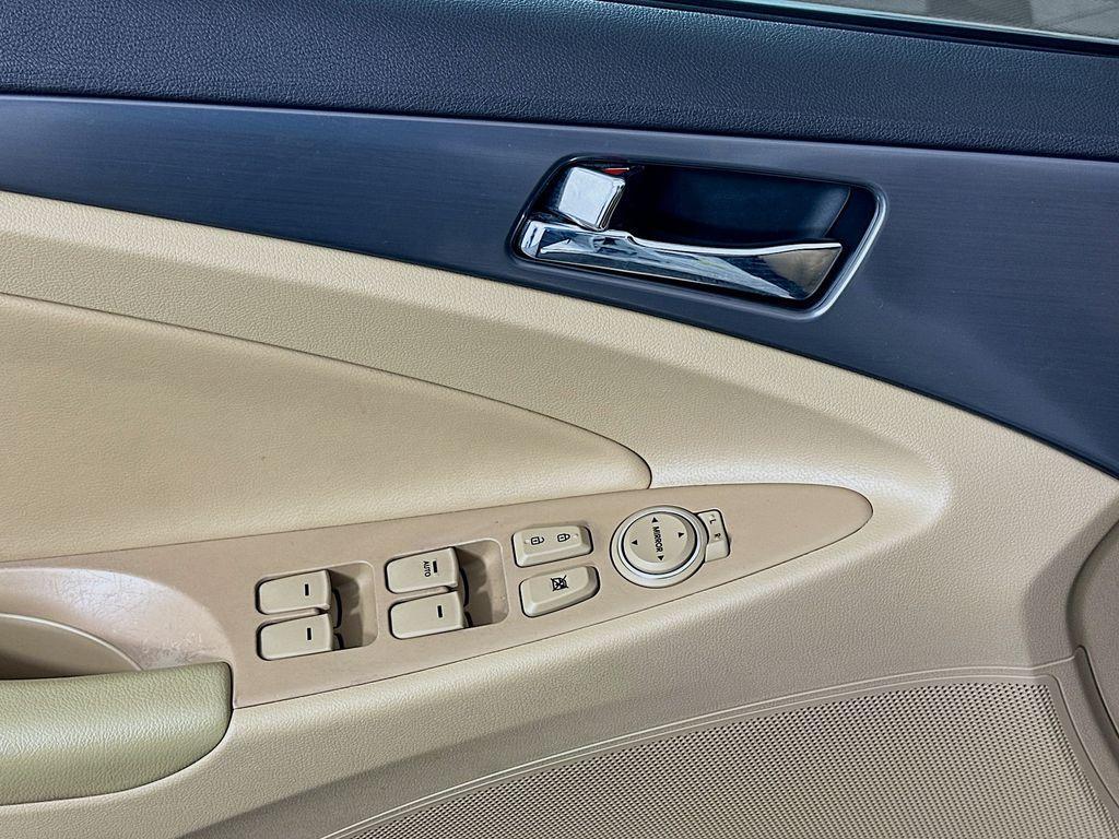 used 2015 Hyundai Sonata Hybrid car, priced at $9,999