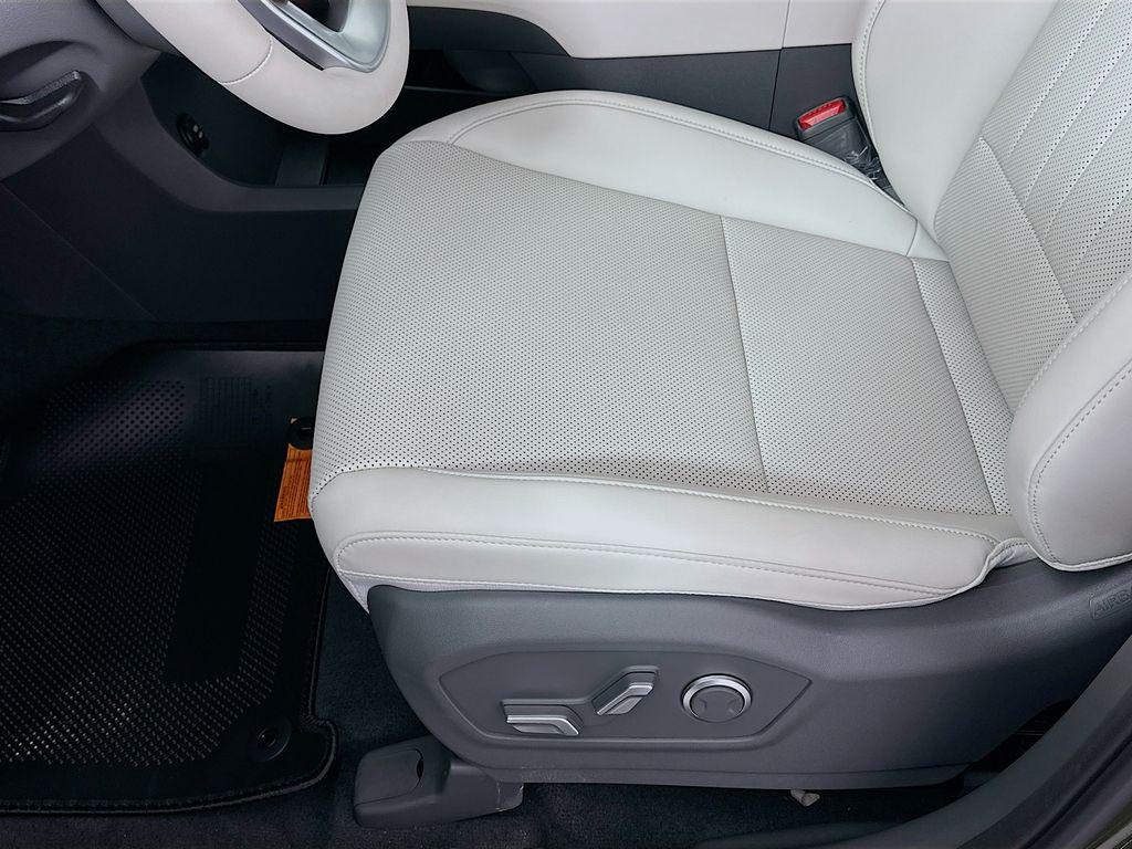 new 2025 Hyundai SANTA FE HEV car, priced at $40,199