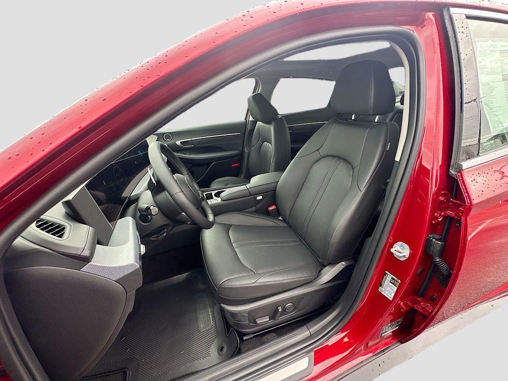 new 2025 Hyundai Sonata Hybrid car, priced at $39,990