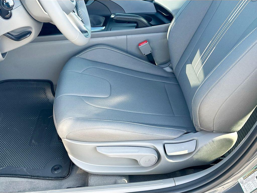 new 2025 Hyundai Elantra car, priced at $24,875