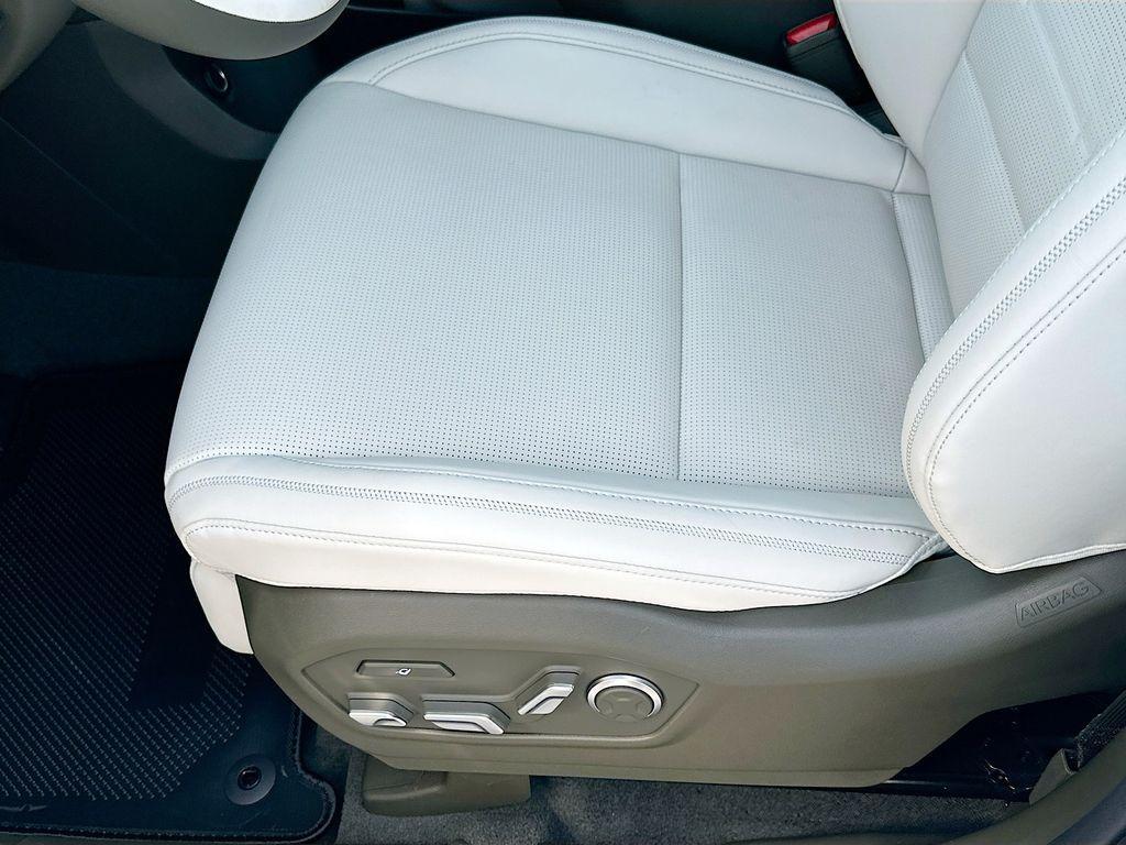 new 2025 Hyundai SANTA FE HEV car
