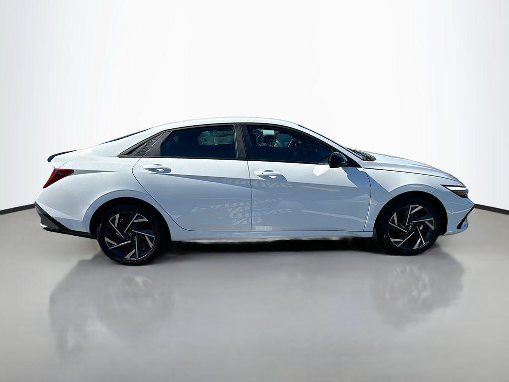 new 2025 Hyundai Elantra HEV car, priced at $29,185