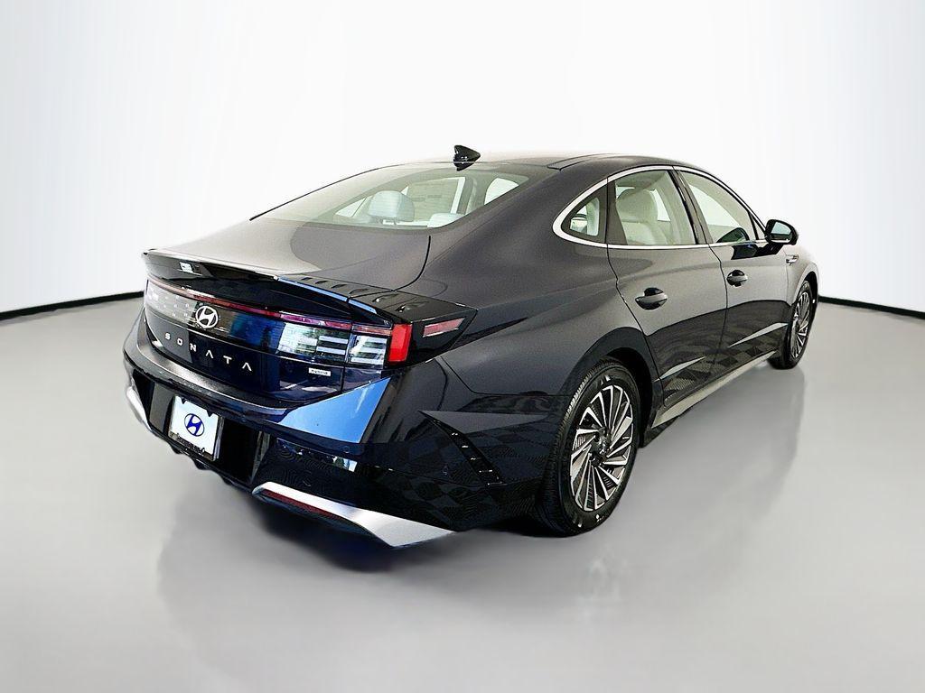 new 2025 Hyundai Sonata Hybrid car, priced at $39,500