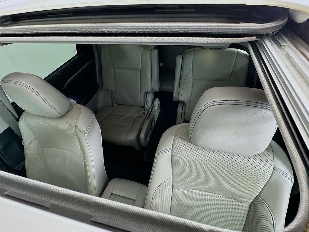 used 2018 Toyota Highlander car, priced at $25,399