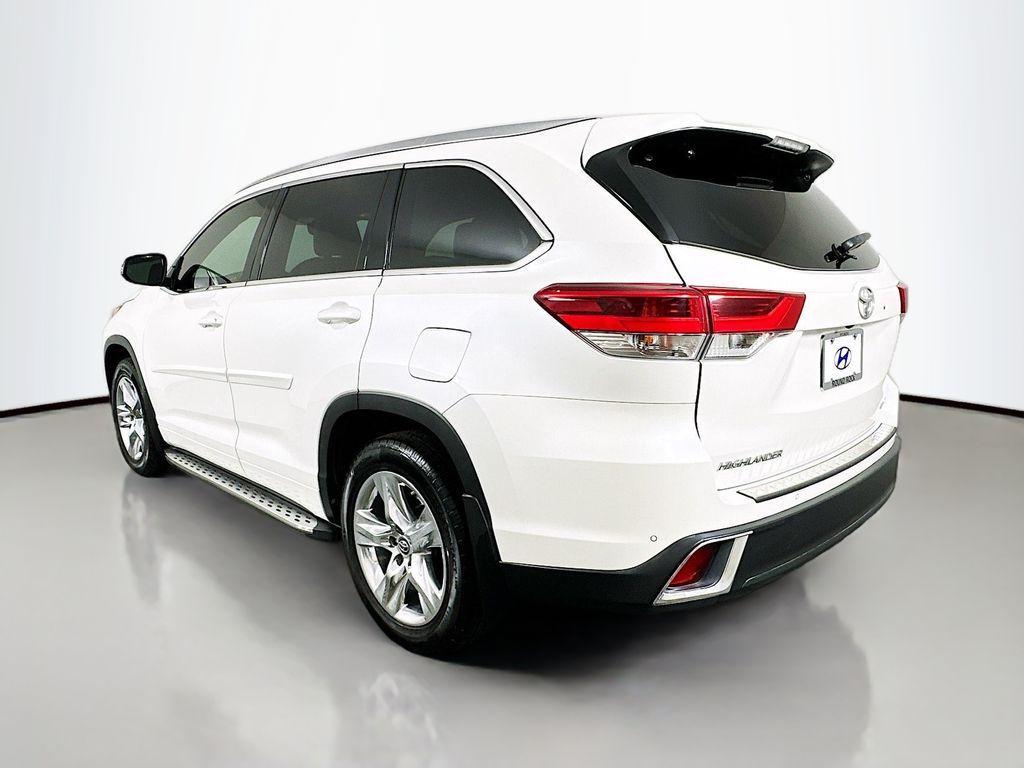 used 2018 Toyota Highlander car, priced at $25,399