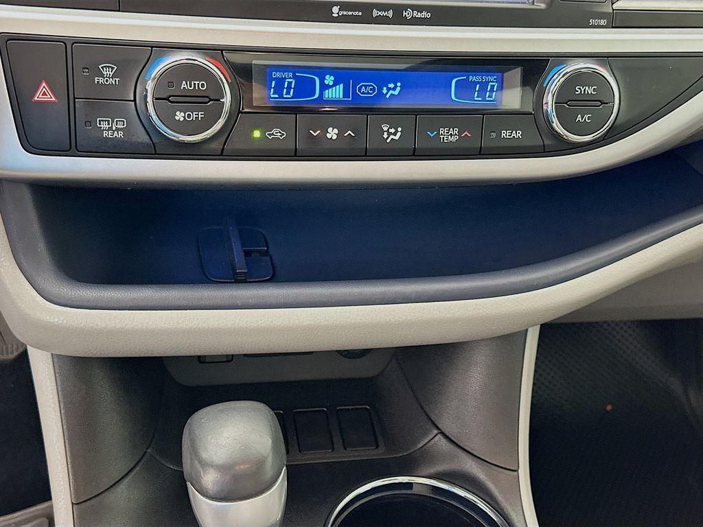 used 2018 Toyota Highlander car, priced at $25,399