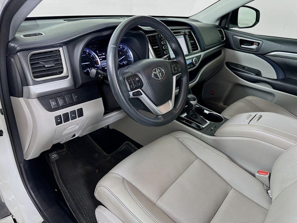 used 2018 Toyota Highlander car, priced at $25,399