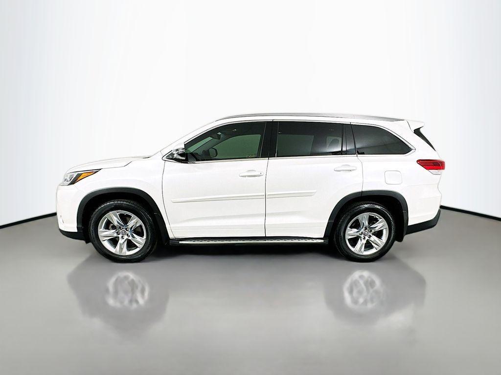 used 2018 Toyota Highlander car, priced at $25,399
