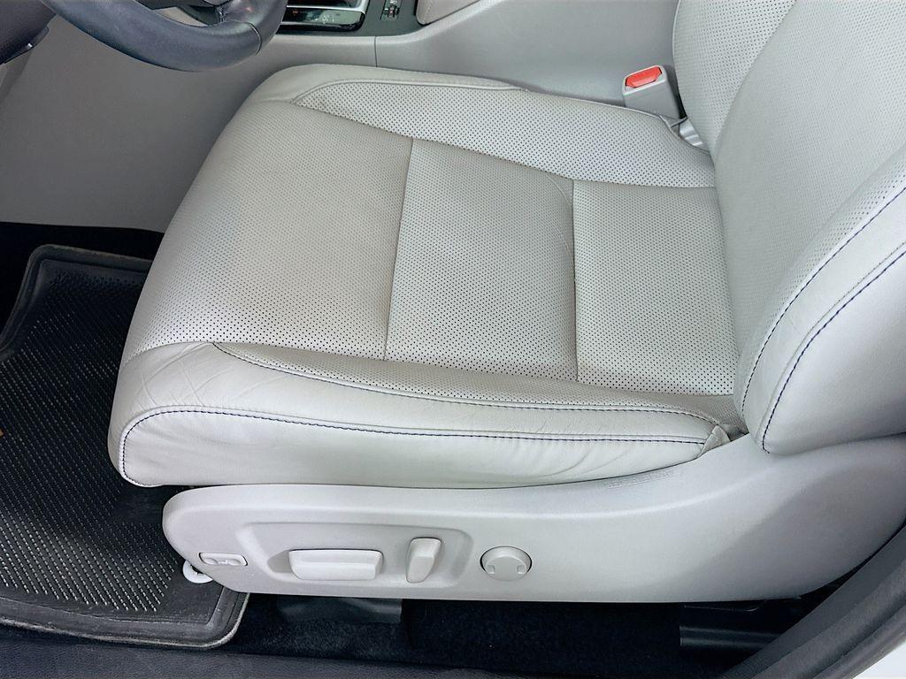 used 2018 Toyota Highlander car, priced at $25,399