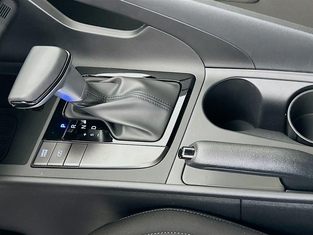 new 2025 Hyundai Elantra car, priced at $25,135