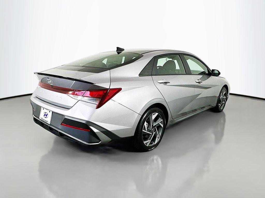 new 2025 Hyundai Elantra car, priced at $24,665