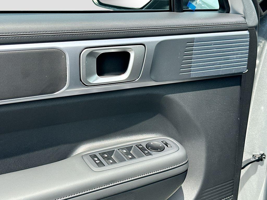 new 2025 Hyundai SANTA FE HEV car, priced at $40,199