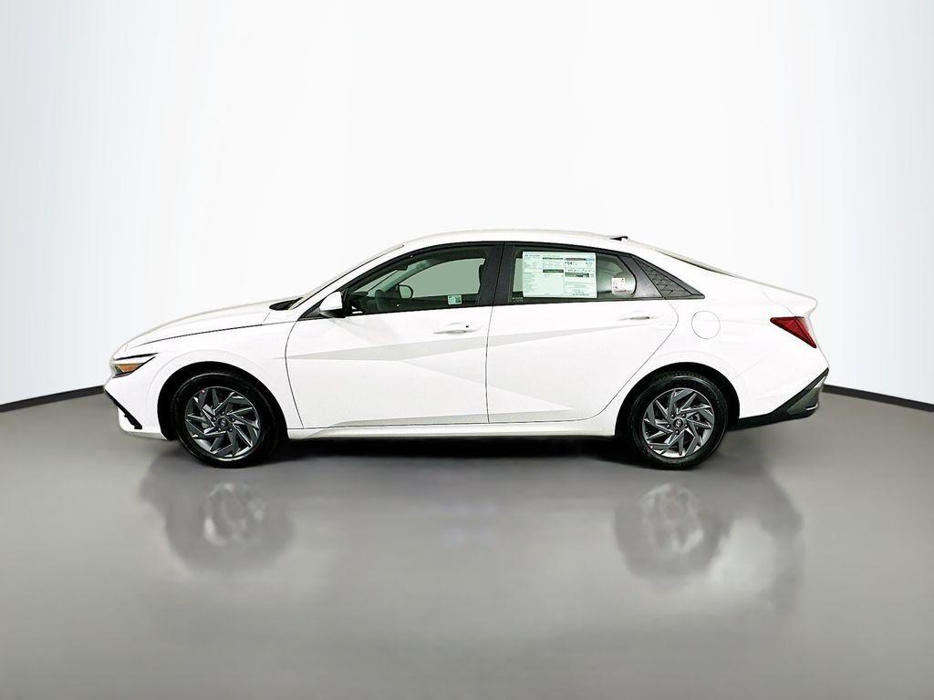 new 2025 Hyundai Elantra HEV car, priced at $27,210