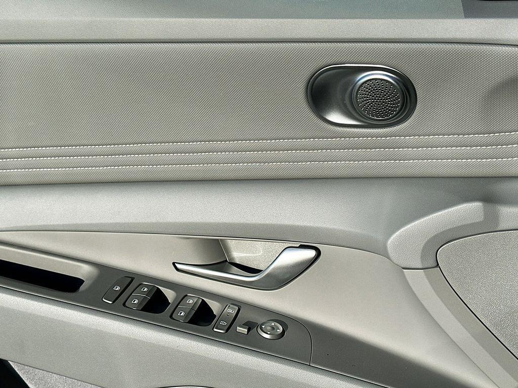 new 2025 Hyundai Elantra car, priced at $24,885