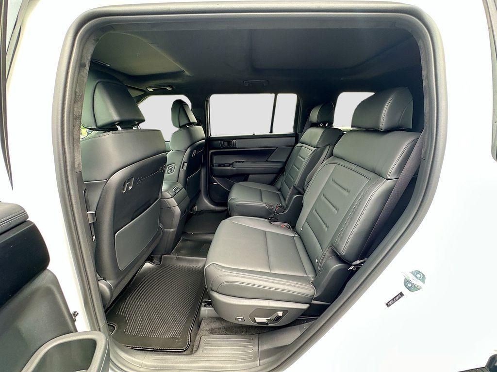 new 2025 Hyundai SANTA FE HEV car, priced at $52,520