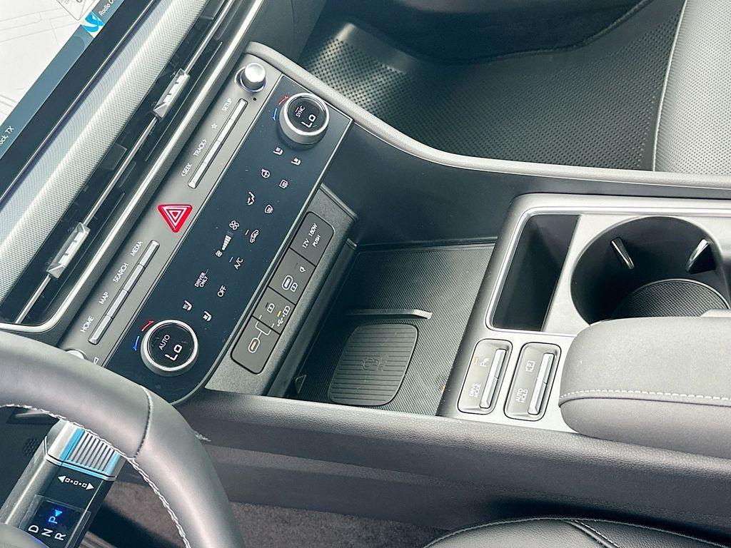 new 2025 Hyundai Sonata Hybrid car, priced at $39,475