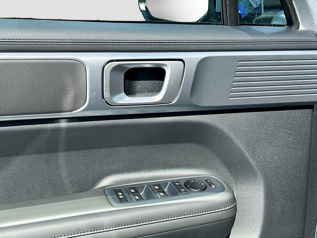 new 2025 Hyundai Santa Fe car, priced at $39,025