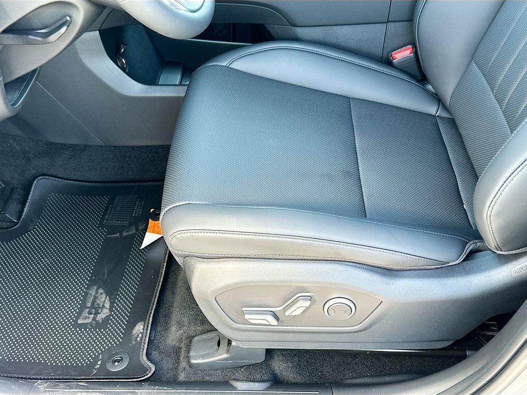 new 2025 Hyundai Santa Fe car, priced at $39,025