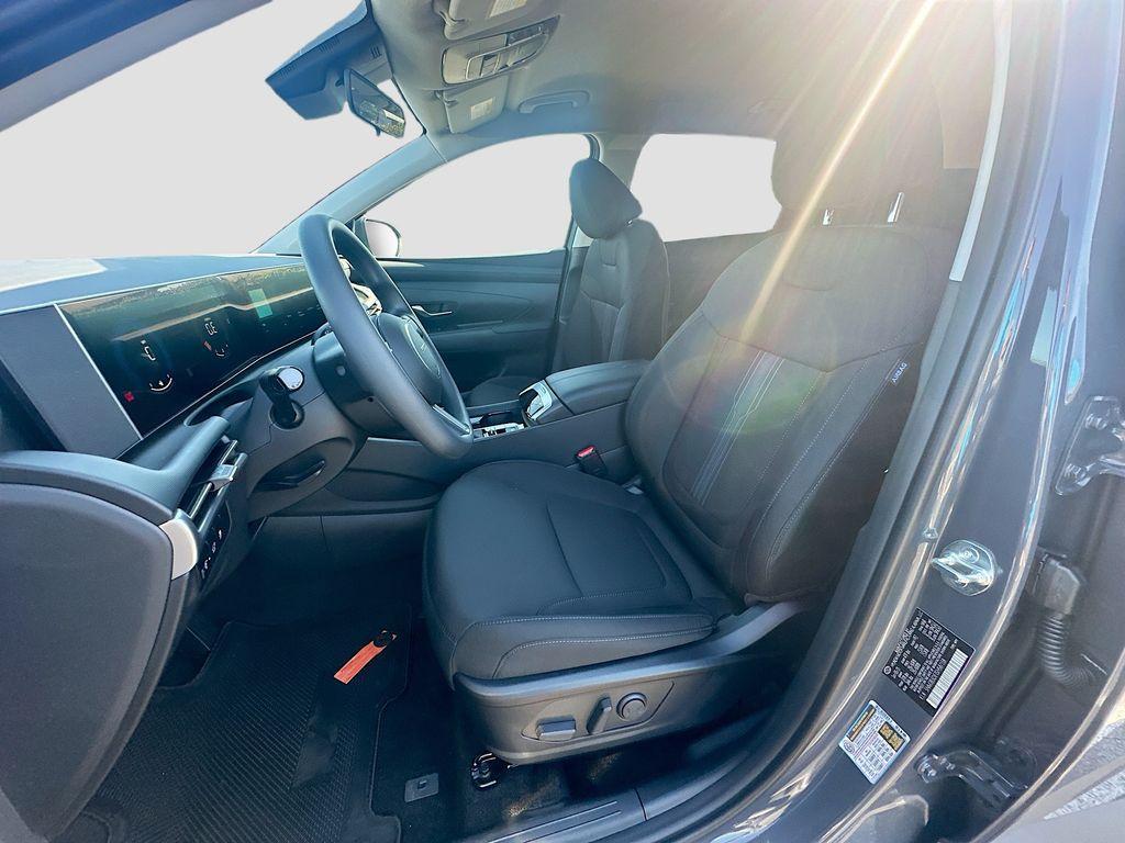 new 2025 Hyundai Tucson car, priced at $32,905