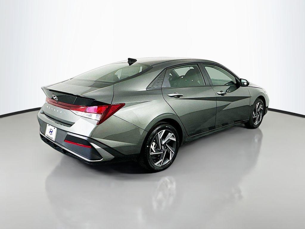 new 2025 Hyundai Elantra car, priced at $24,665