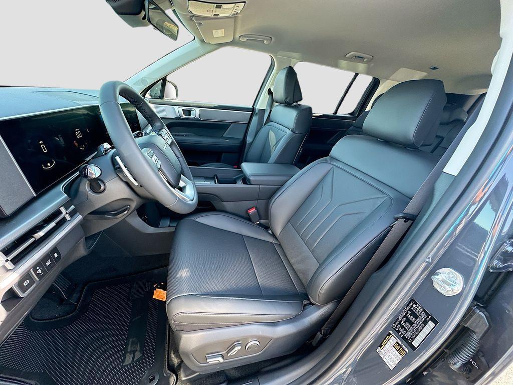 new 2025 Hyundai Santa Fe car, priced at $39,105