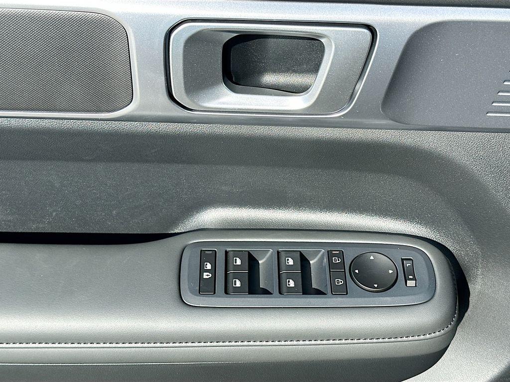 new 2025 Hyundai Santa Fe car, priced at $39,105