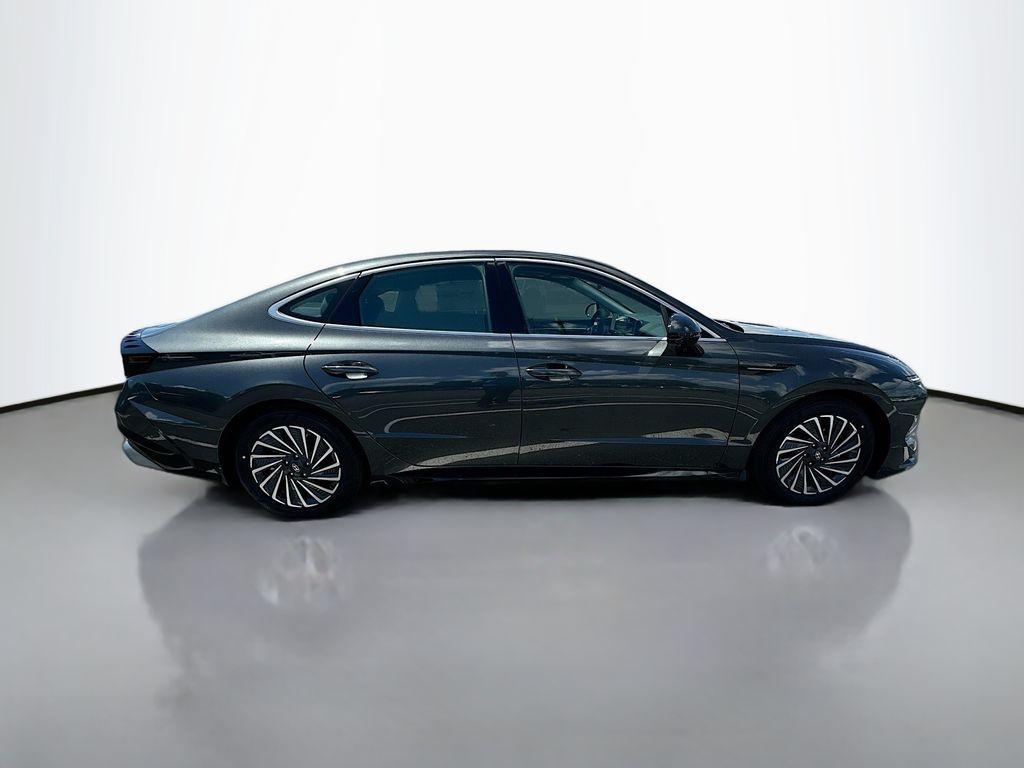 new 2025 Hyundai Sonata Hybrid car, priced at $39,475