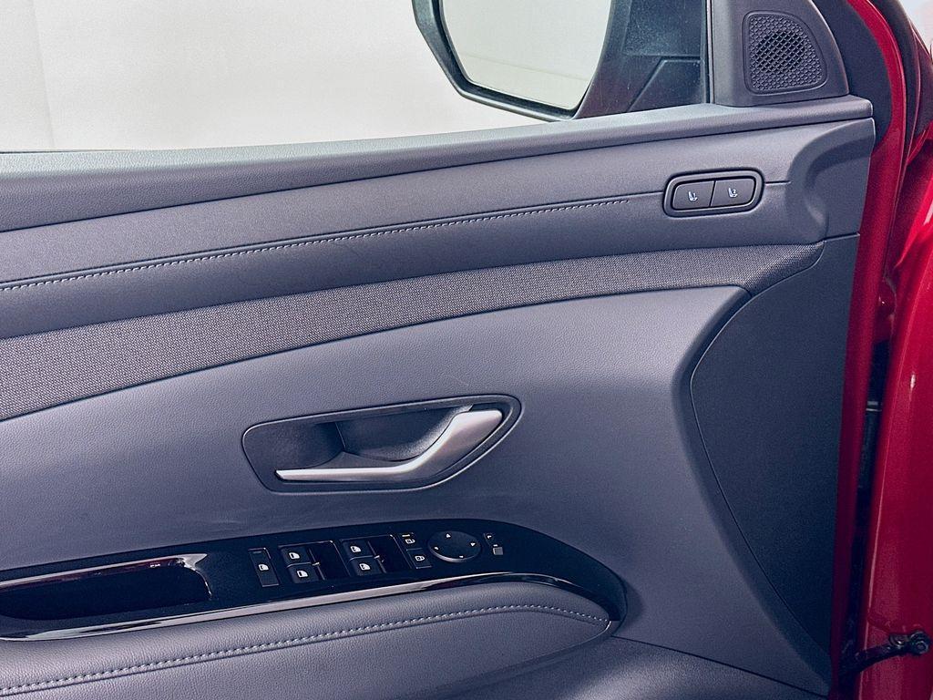 used 2025 Hyundai TUCSON Hybrid car, priced at $40,999