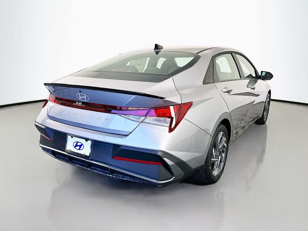 new 2025 Hyundai Elantra car, priced at $25,085