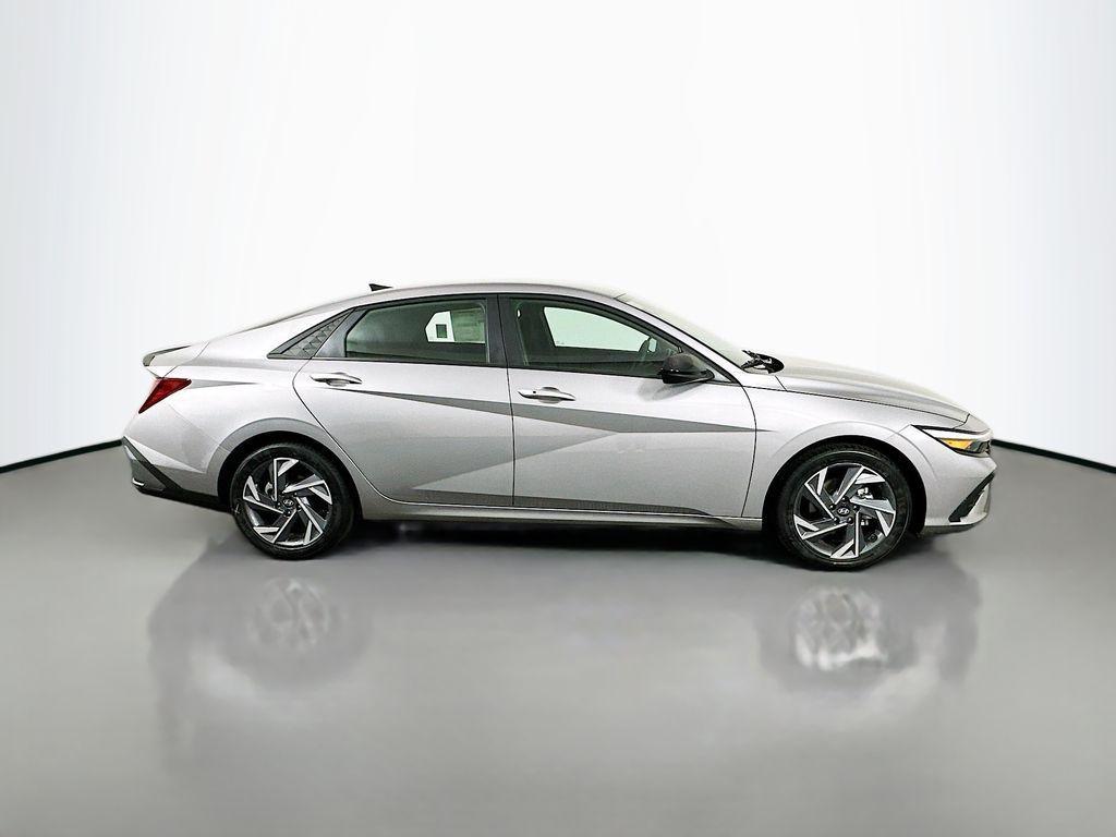 new 2025 Hyundai Elantra car, priced at $25,085
