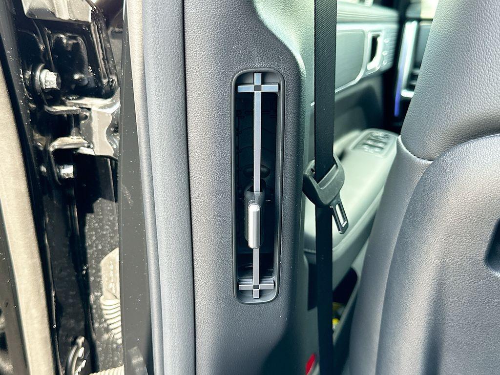new 2025 Hyundai SANTA FE HEV car, priced at $47,305