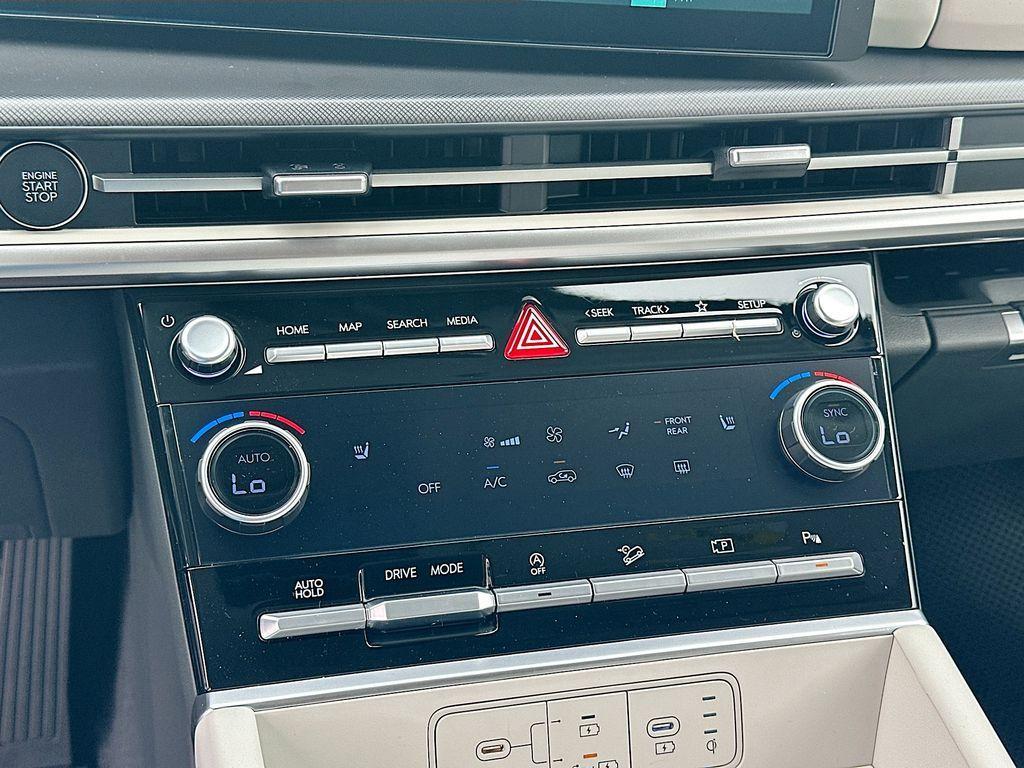 new 2025 Hyundai Santa Fe car, priced at $39,704