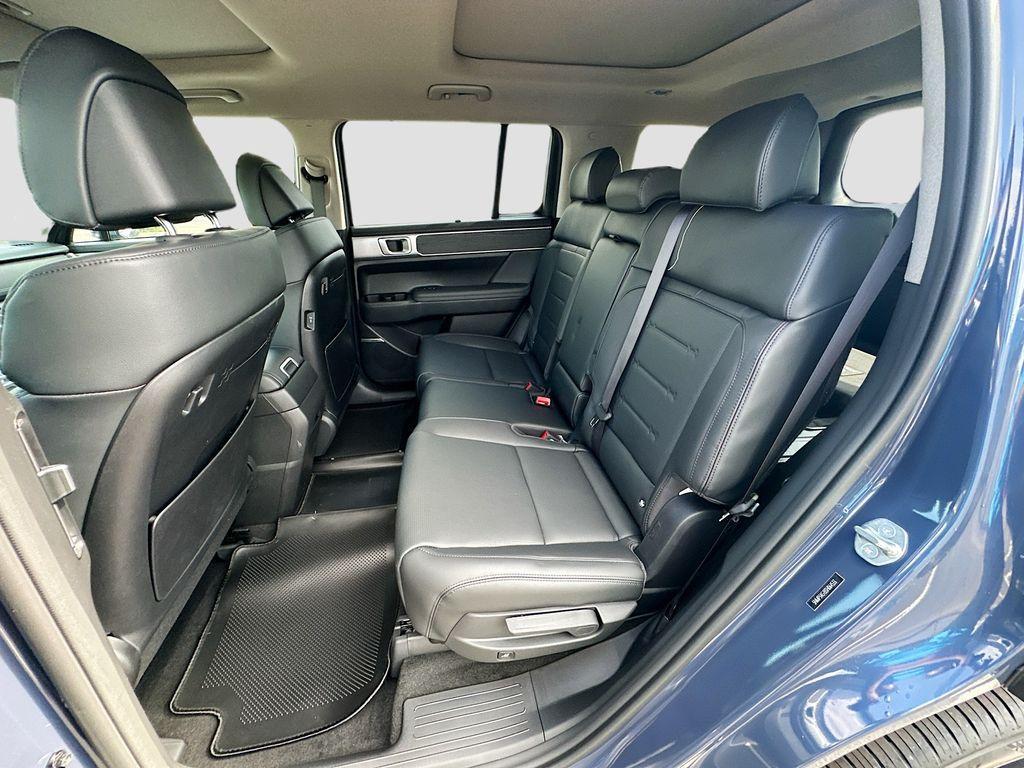 new 2025 Hyundai SANTA FE HEV car, priced at $47,000
