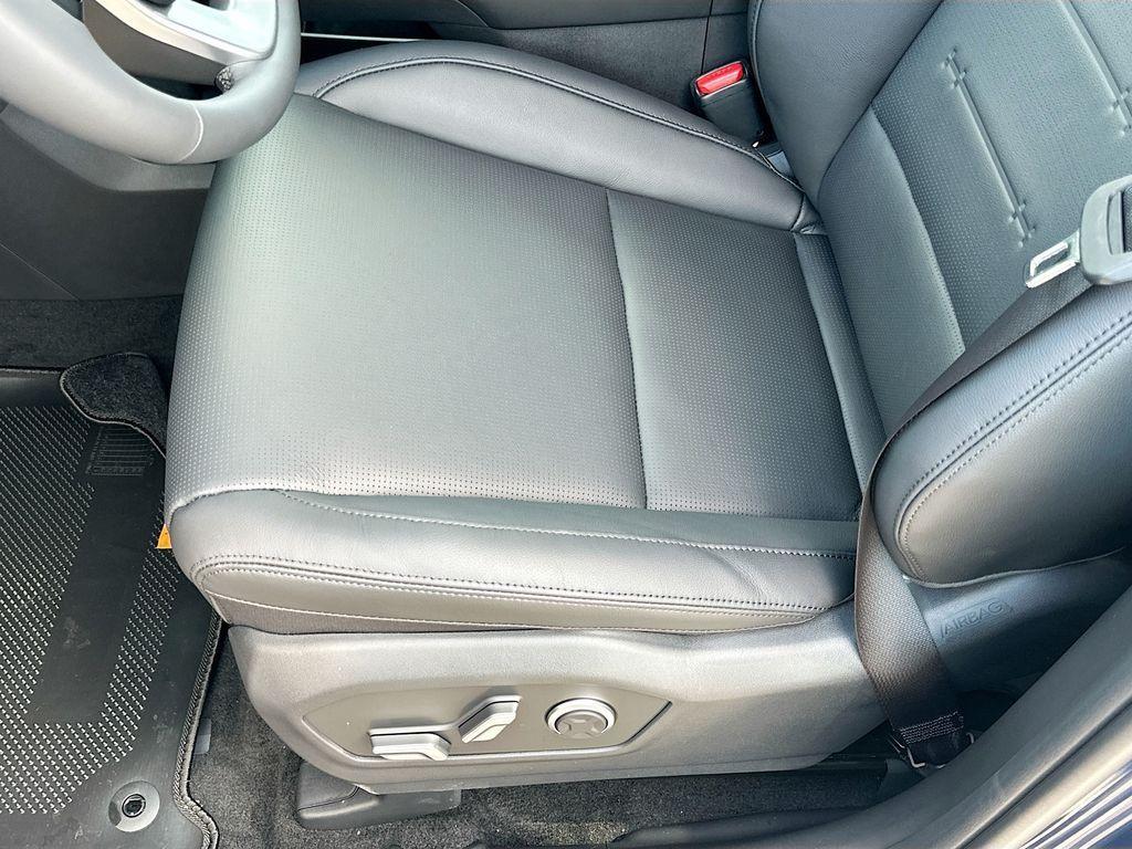 new 2025 Hyundai SANTA FE HEV car, priced at $47,000