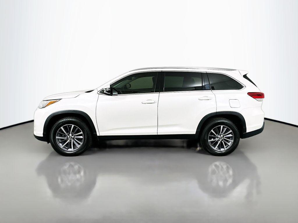 used 2019 Toyota Highlander car, priced at $26,639