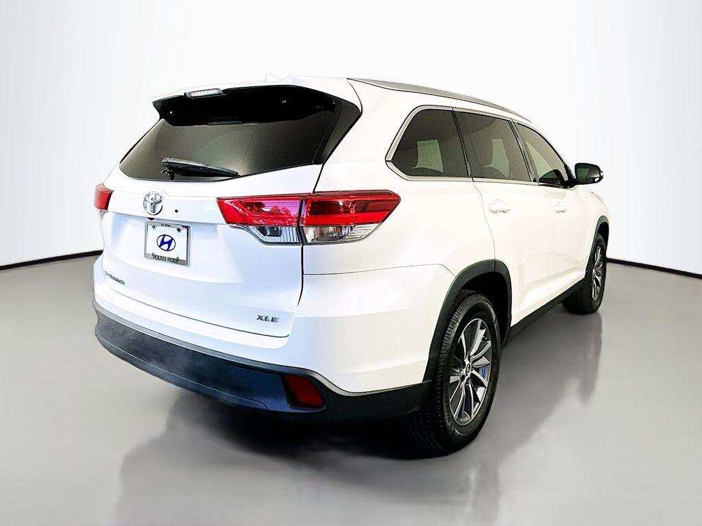 used 2019 Toyota Highlander car, priced at $26,639